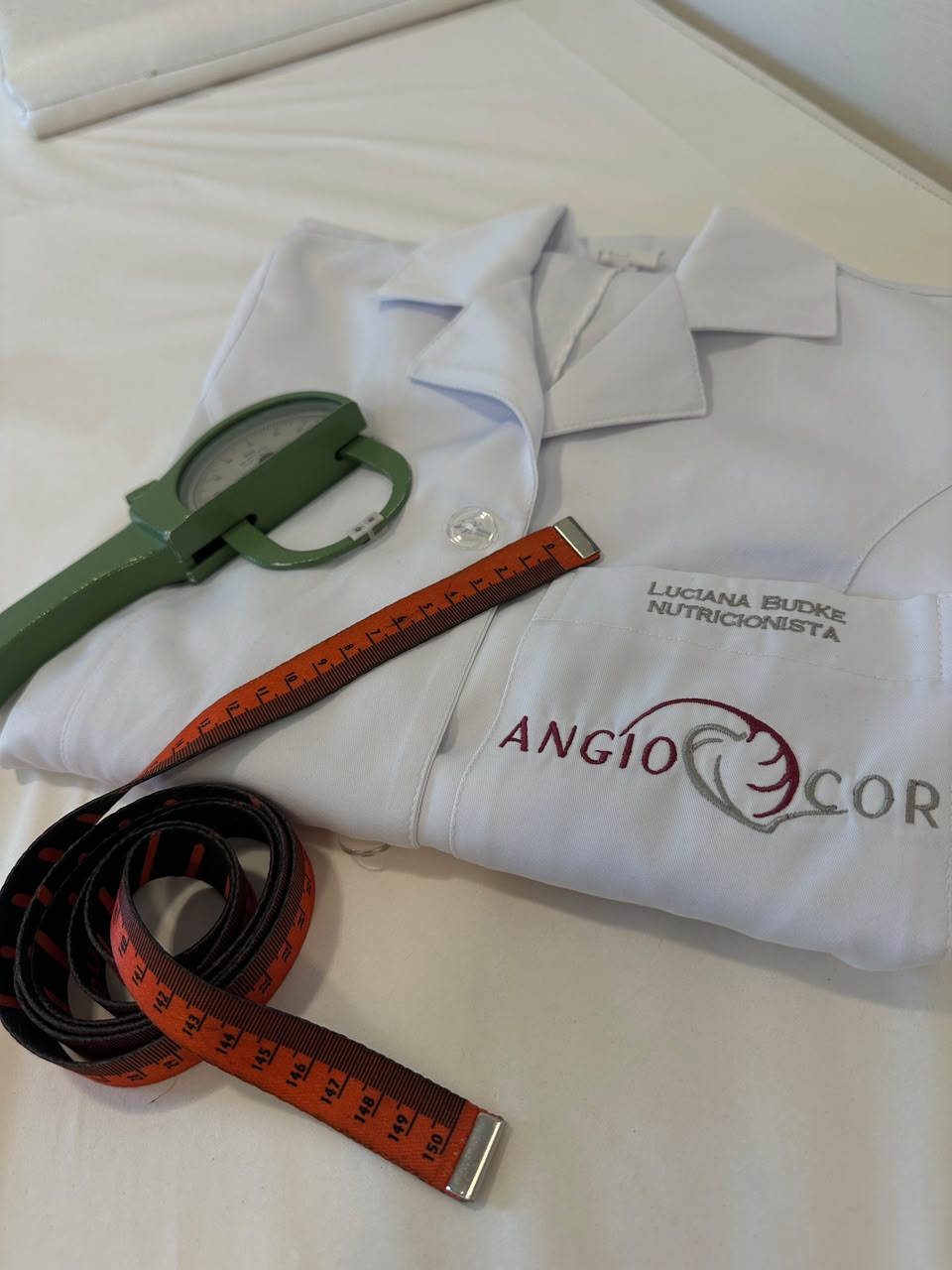 Jaleco e instrumentos de avaliação de composição corporal