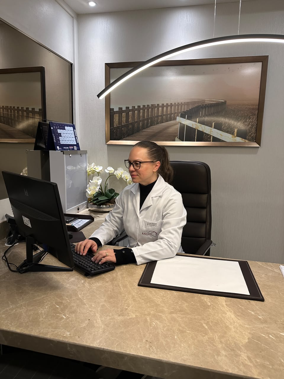 Nutricionista Luciana Budke em consultório
